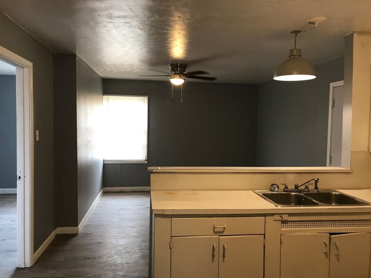 1520 36th St - Photo 4 of 12