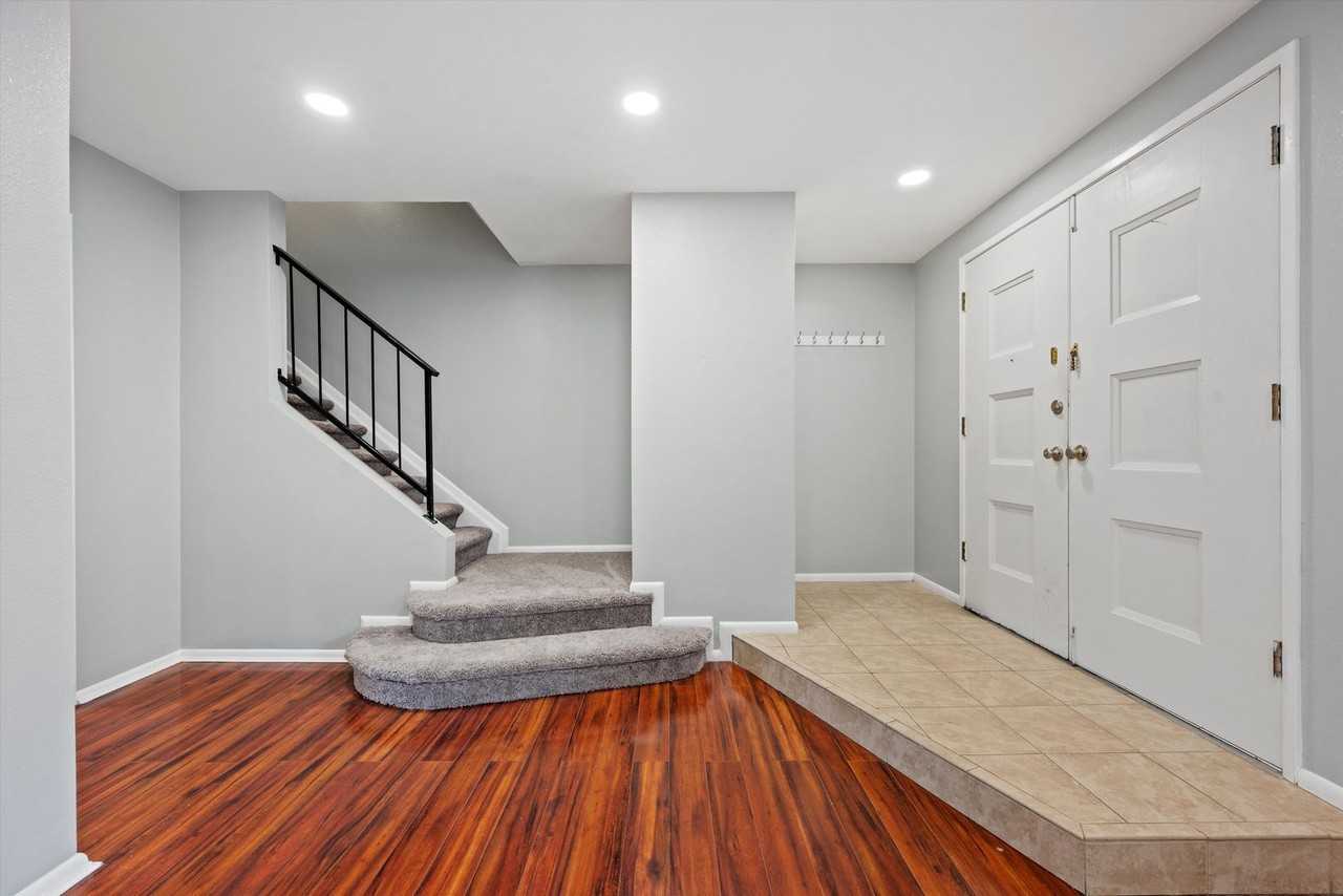 651 S Xenon Ct - Photo 3 of 23