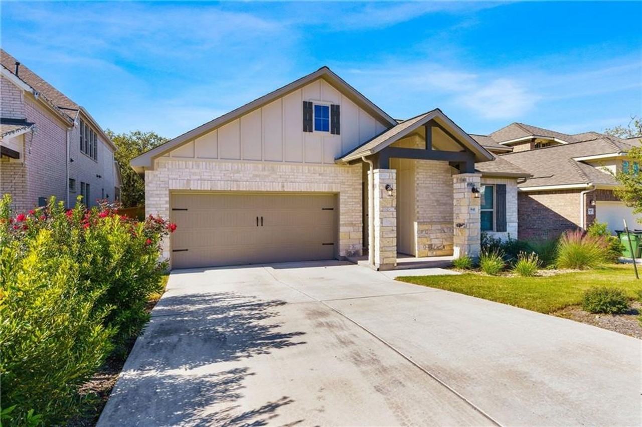 941 Del Raphael Dr - Photo 3 of 33