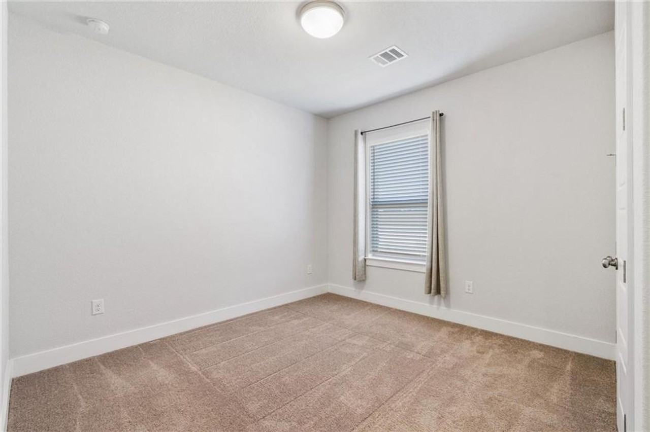 941 Del Raphael Dr - Photo 4 of 33