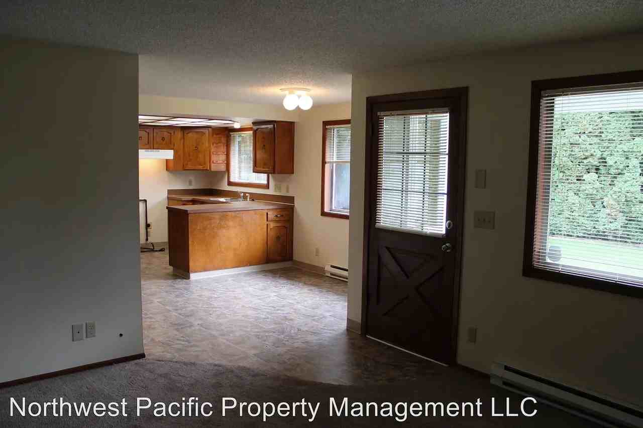 4546 Blue Sky Ct Se - Photo 4 of 21