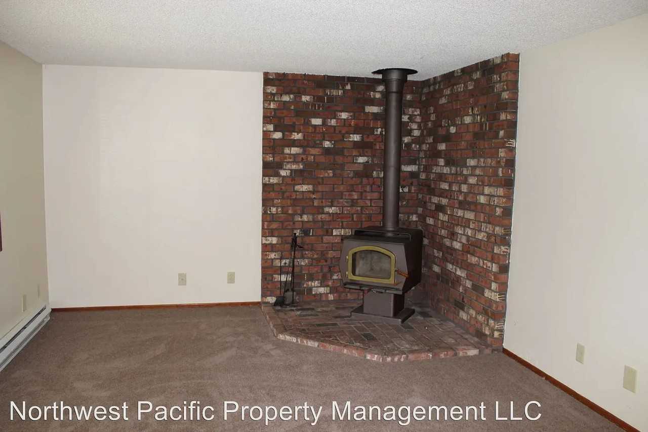 4546 Blue Sky Ct Se - Photo 7 of 21