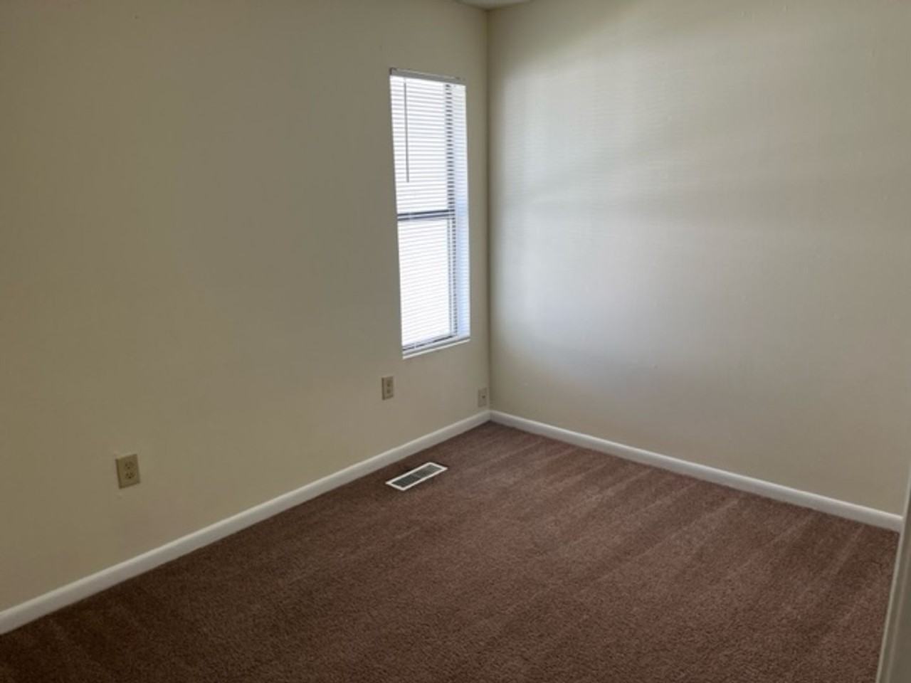 2305 Bemiss Rd - Photo 4 of 7