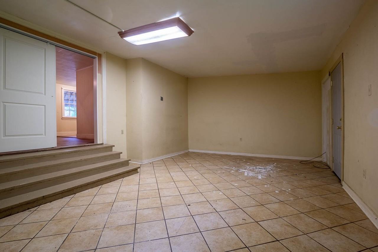 2306 Alma St - Photo 2 of 5