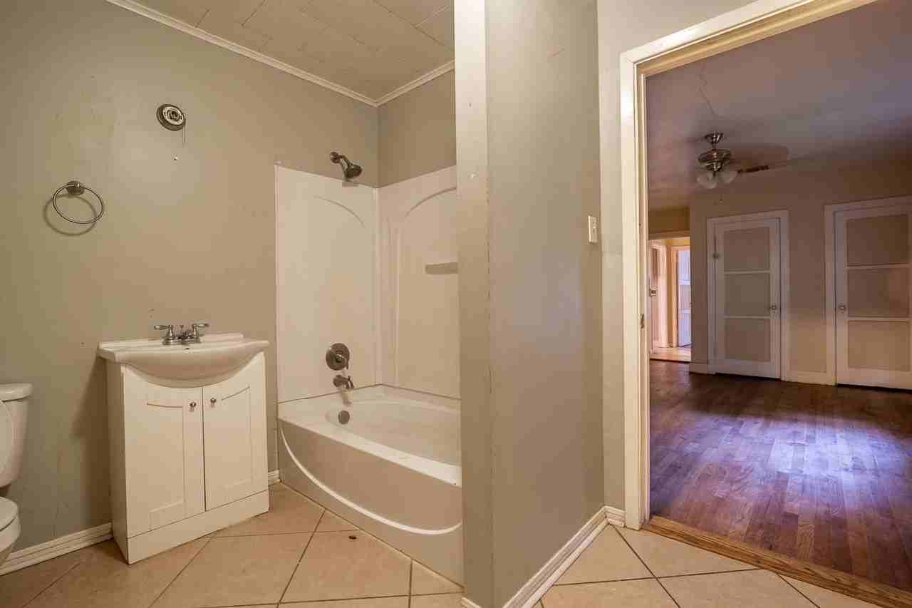 2306 Alma St - Photo 3 of 5
