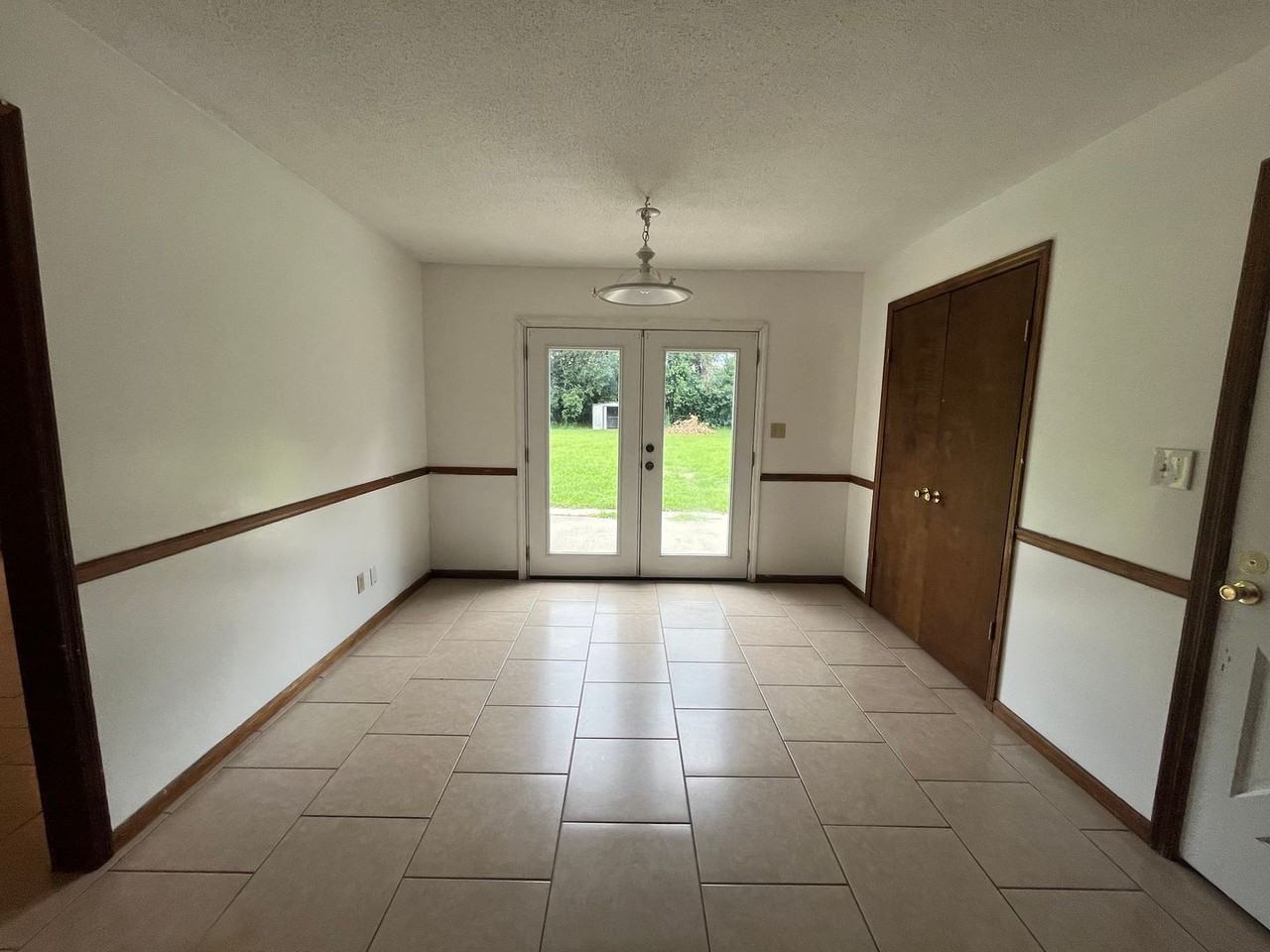 3438 Ashurst Dr - Photo 4 of 18