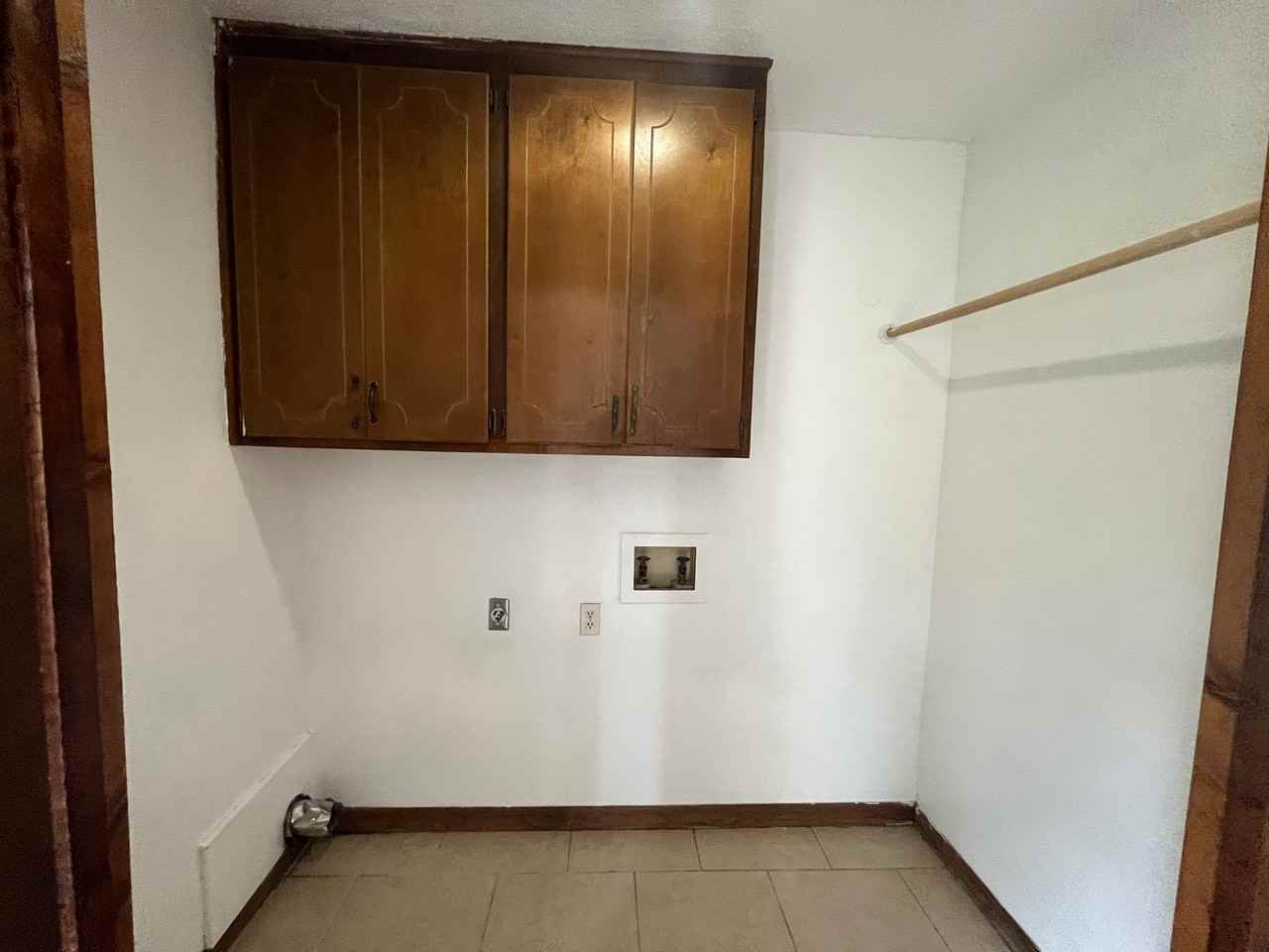 3438 Ashurst Dr - Photo 5 of 18