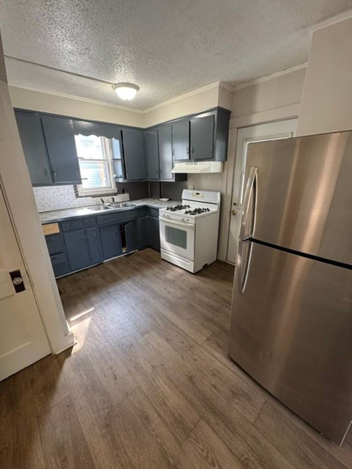 1902 Drexel Ave - Photo 3 of 8