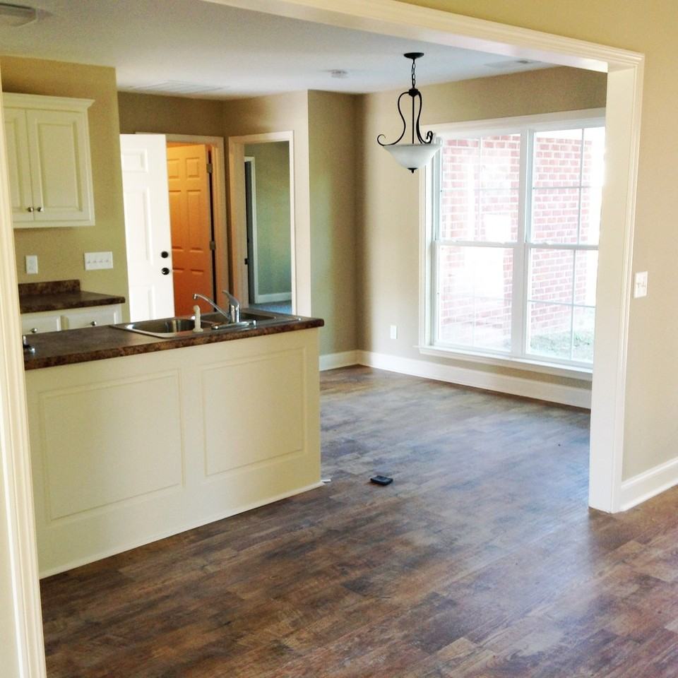 813 Maple Dr - Photo 3 of 16
