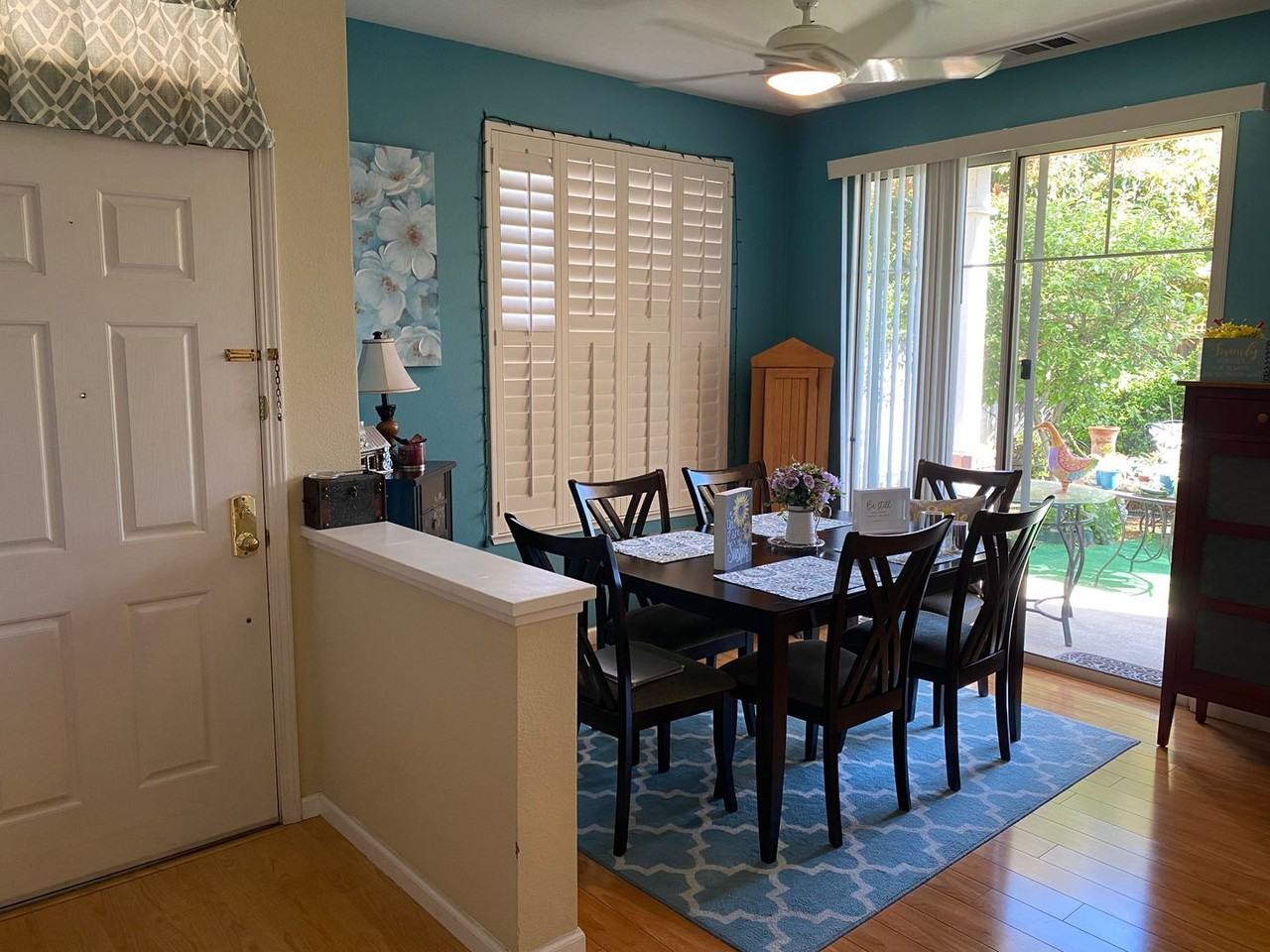 348 Powerscourt Way - Photo 2 of 20