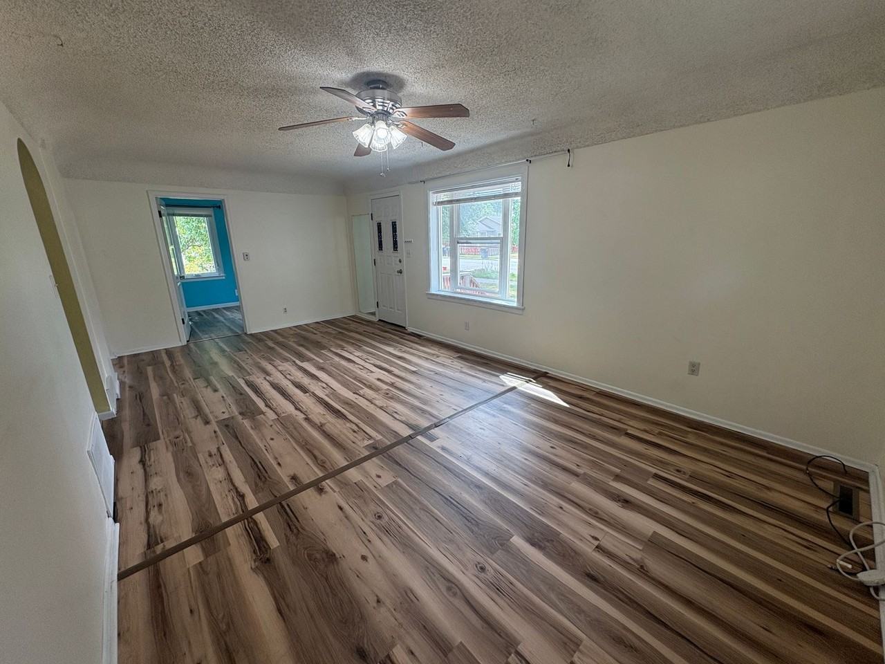 139 Monroe St - Photo 4 of 17