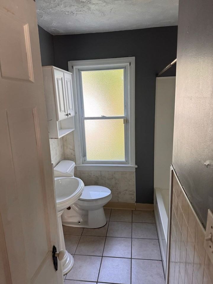 5210 Cato St - Photo 3 of 9