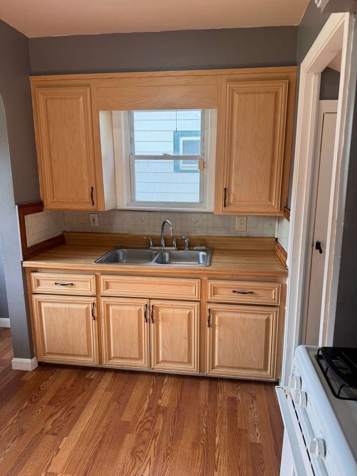 5210 Cato St - Photo 7 of 9