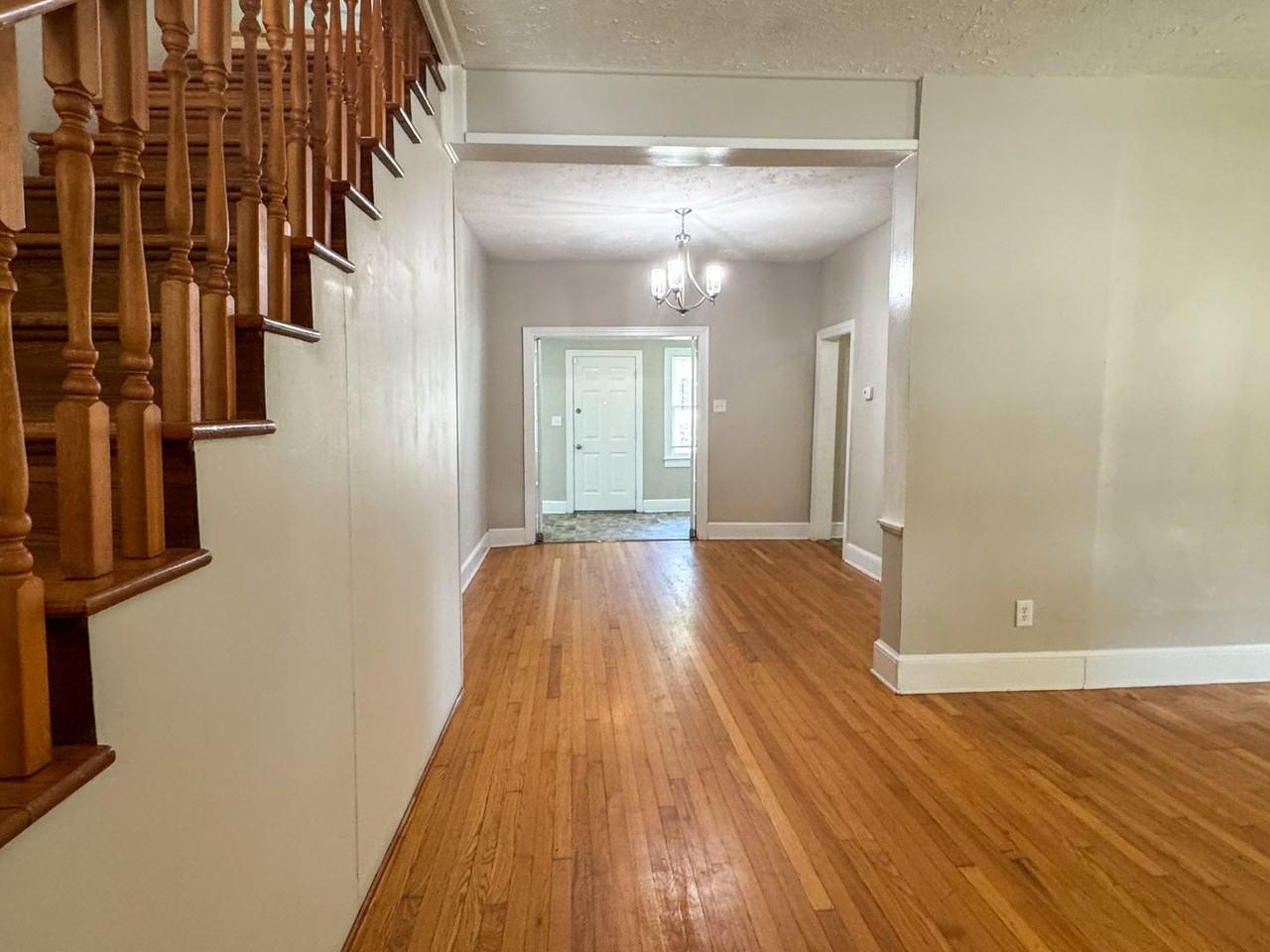 511 N 6th Ave - Photo 5 of 37