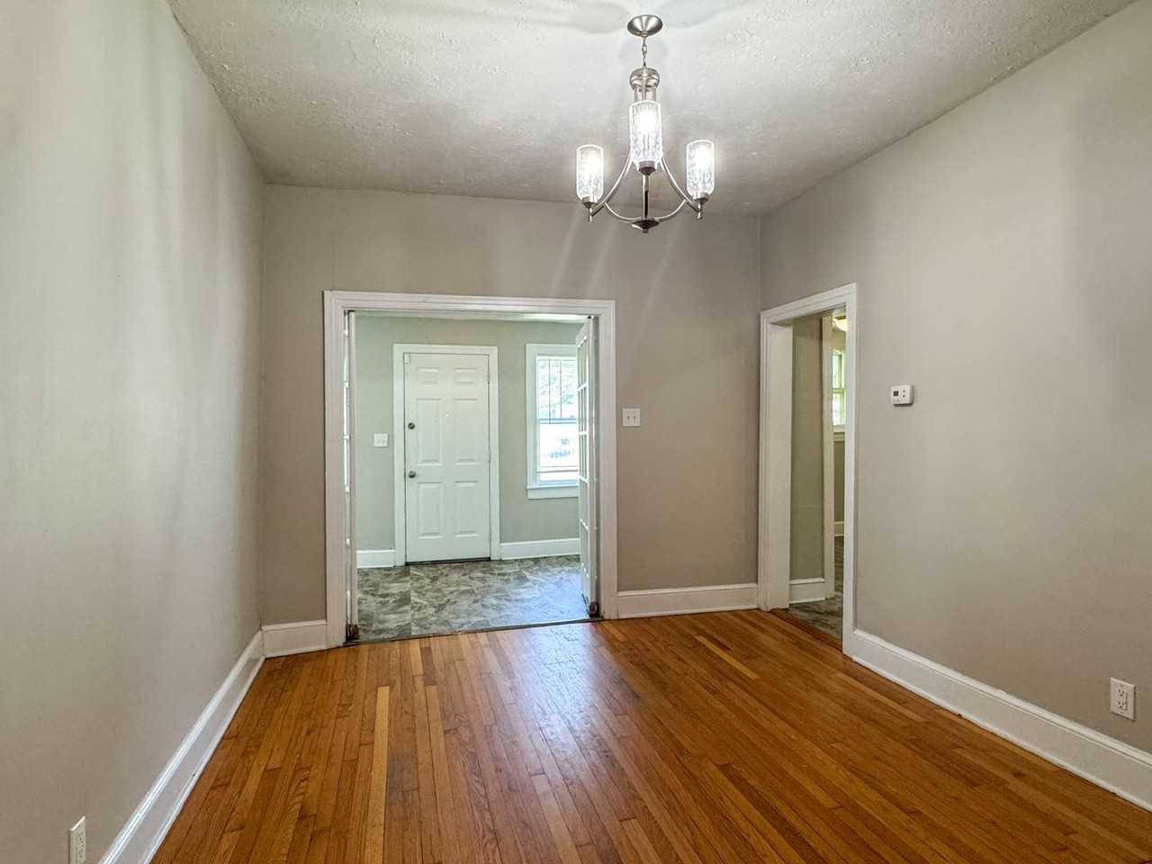 511 N 6th Ave - Photo 6 of 37