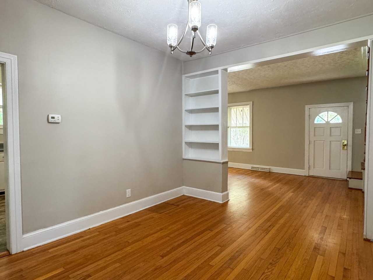 511 N 6th Ave - Photo 7 of 37
