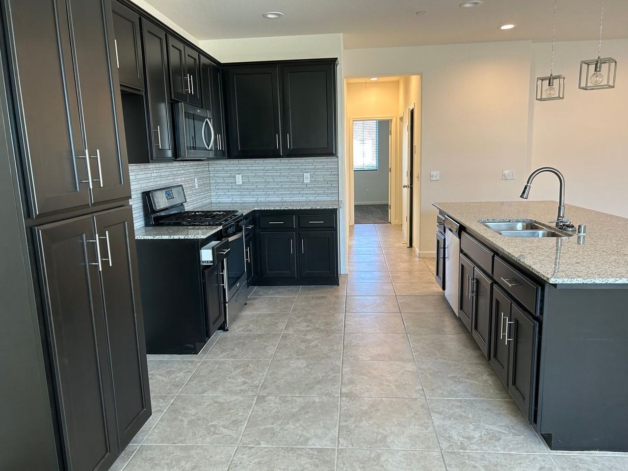 3204 N Pratos Ct - Photo 5 of 20