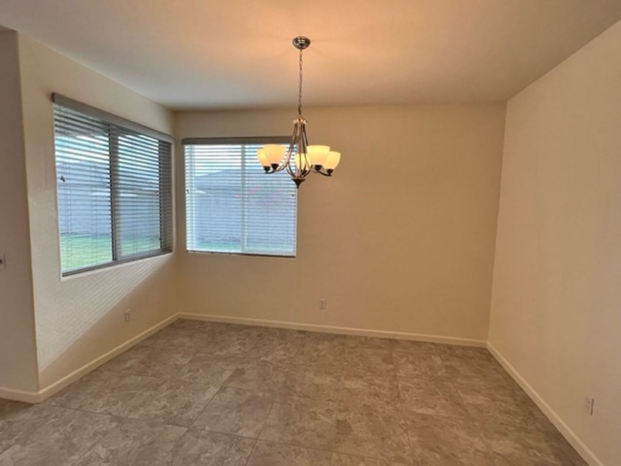 3204 N Pratos Ct - Photo 6 of 20