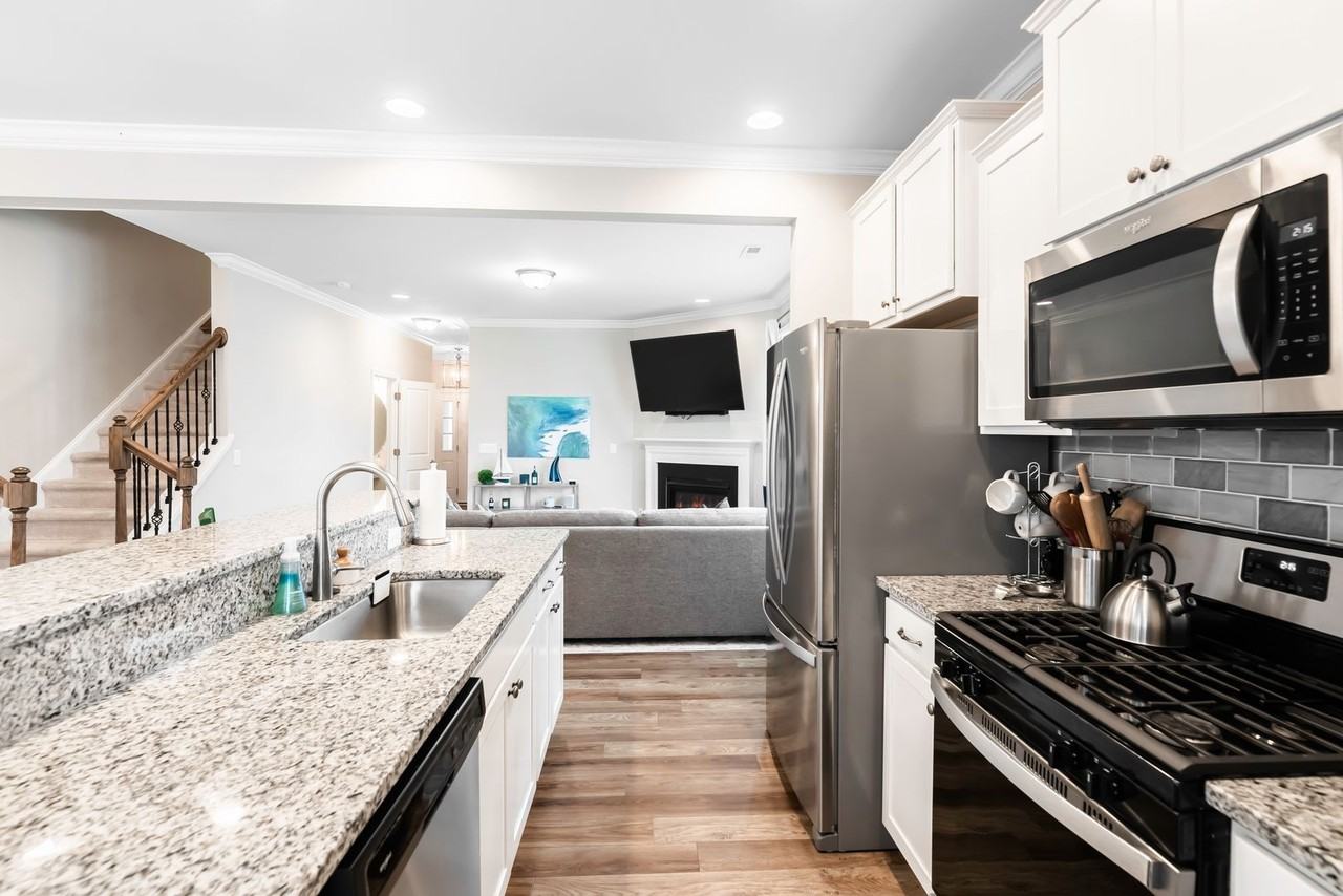 4401 Bethel Park Dr - Photo 3 of 16