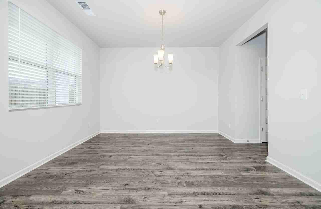 1016 Sherwood Ln - Photo 7 of 45