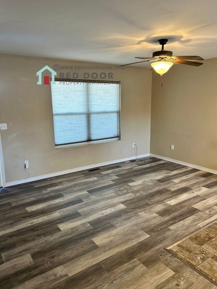 1012 8th Ave N - Photo 6 of 16