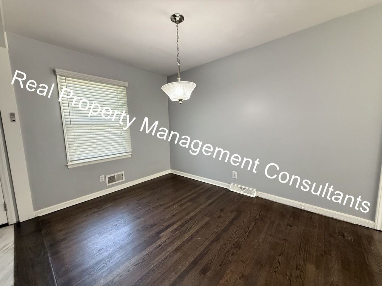 5905 E 101st St - Photo 5 of 16