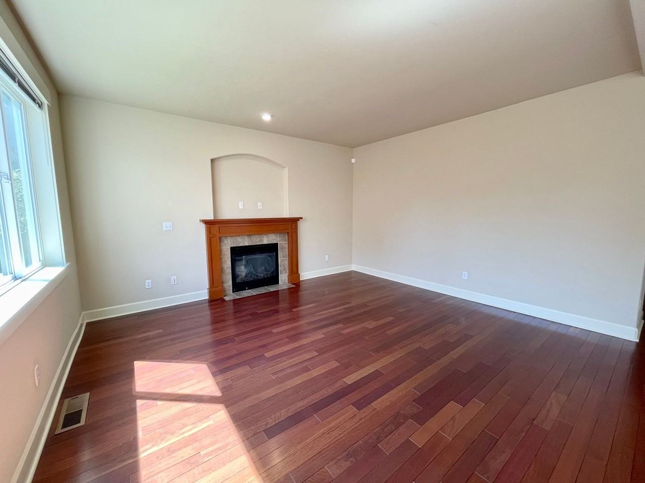 22705 43rd Dr Se - Photo 7 of 28