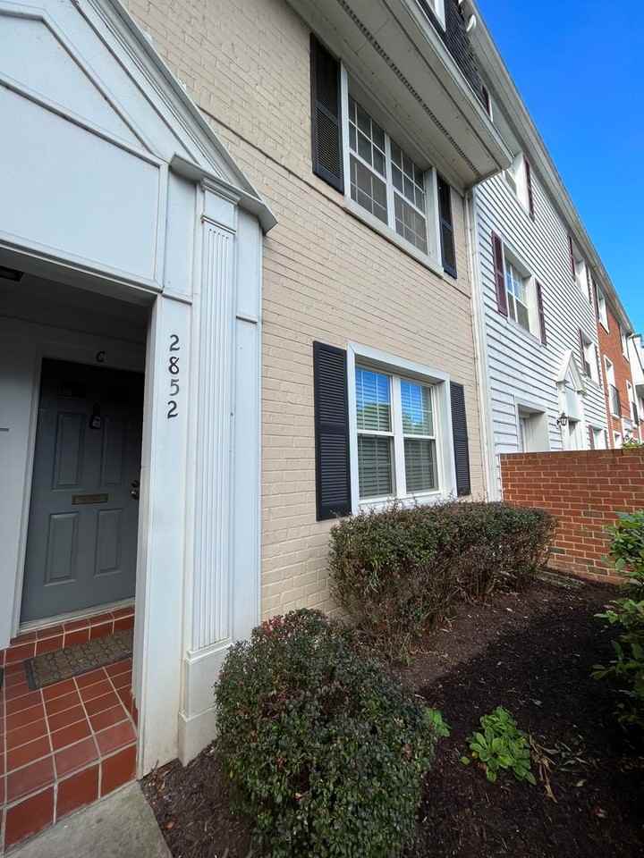 2852 S Wakefield St #C - Photo 2 of 42