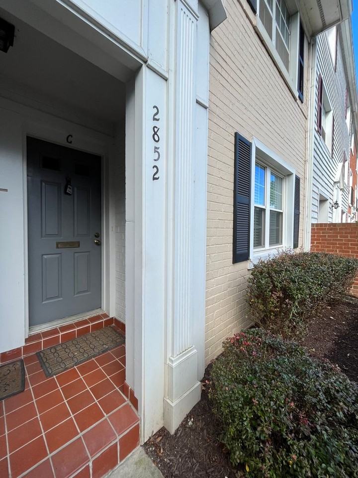 2852 S Wakefield St #C - Photo 3 of 42