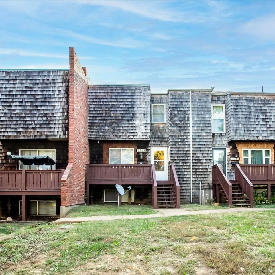 3303 Bridge Manor Dr - Photo 4 of 50
