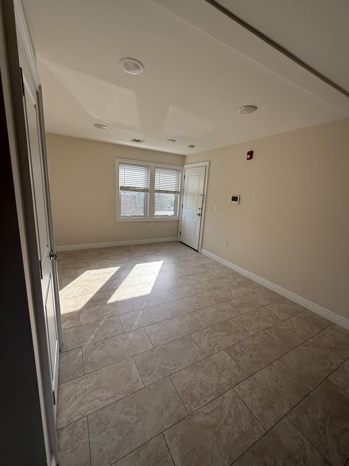145 Copeland Ave #3 - Photo 3 of 8