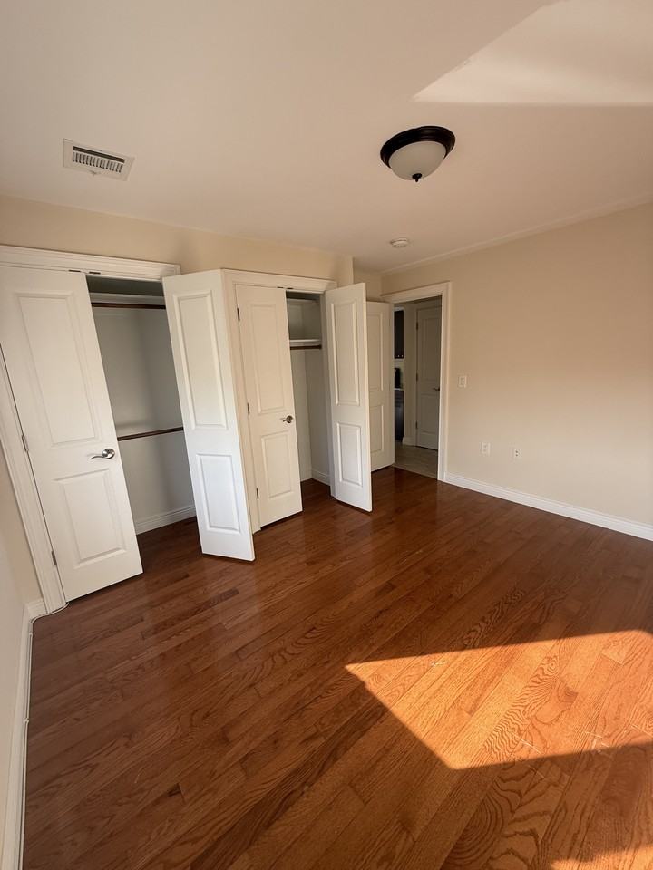 145 Copeland Ave #3 - Photo 5 of 8