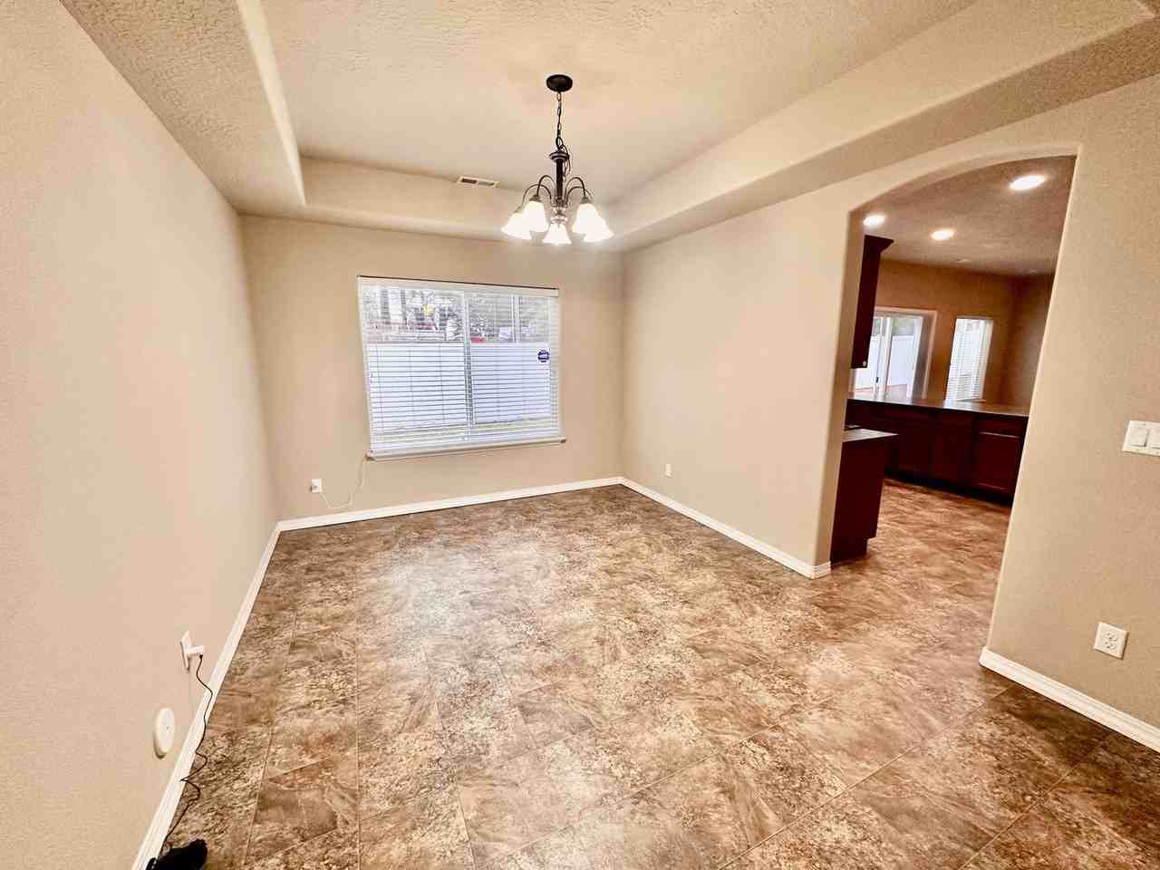 9125 W Pirates Ct - Photo 4 of 23
