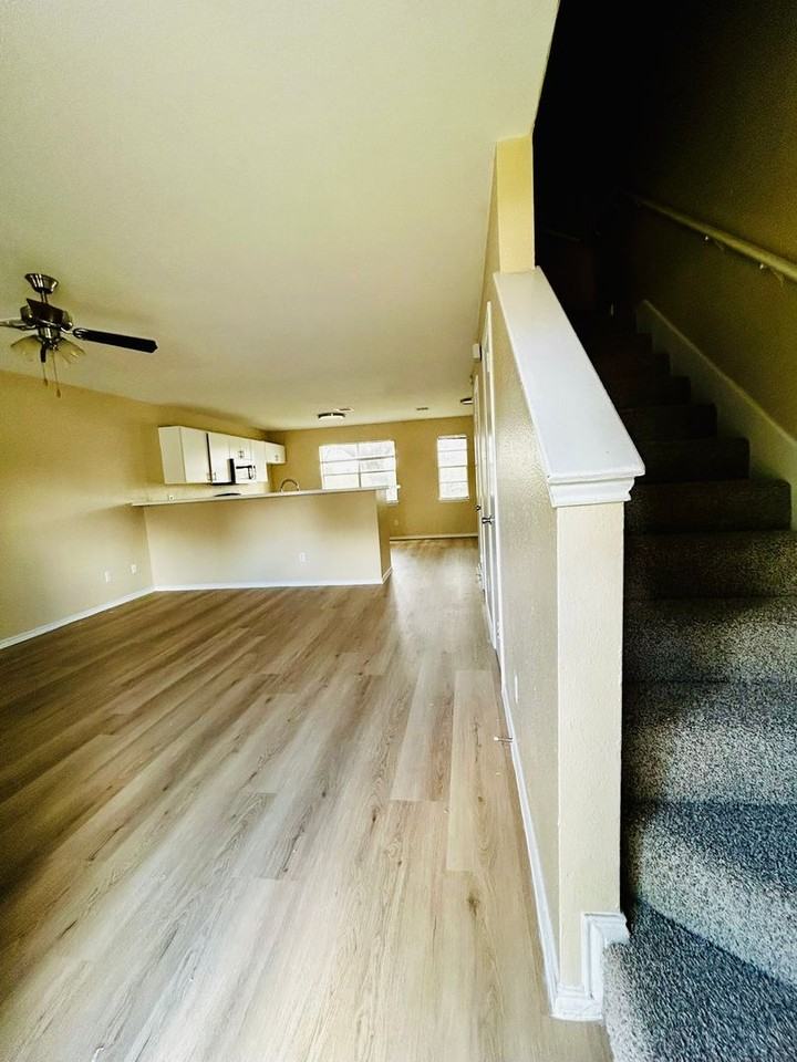 1841 River Crossing Cir - Photo 3 of 26