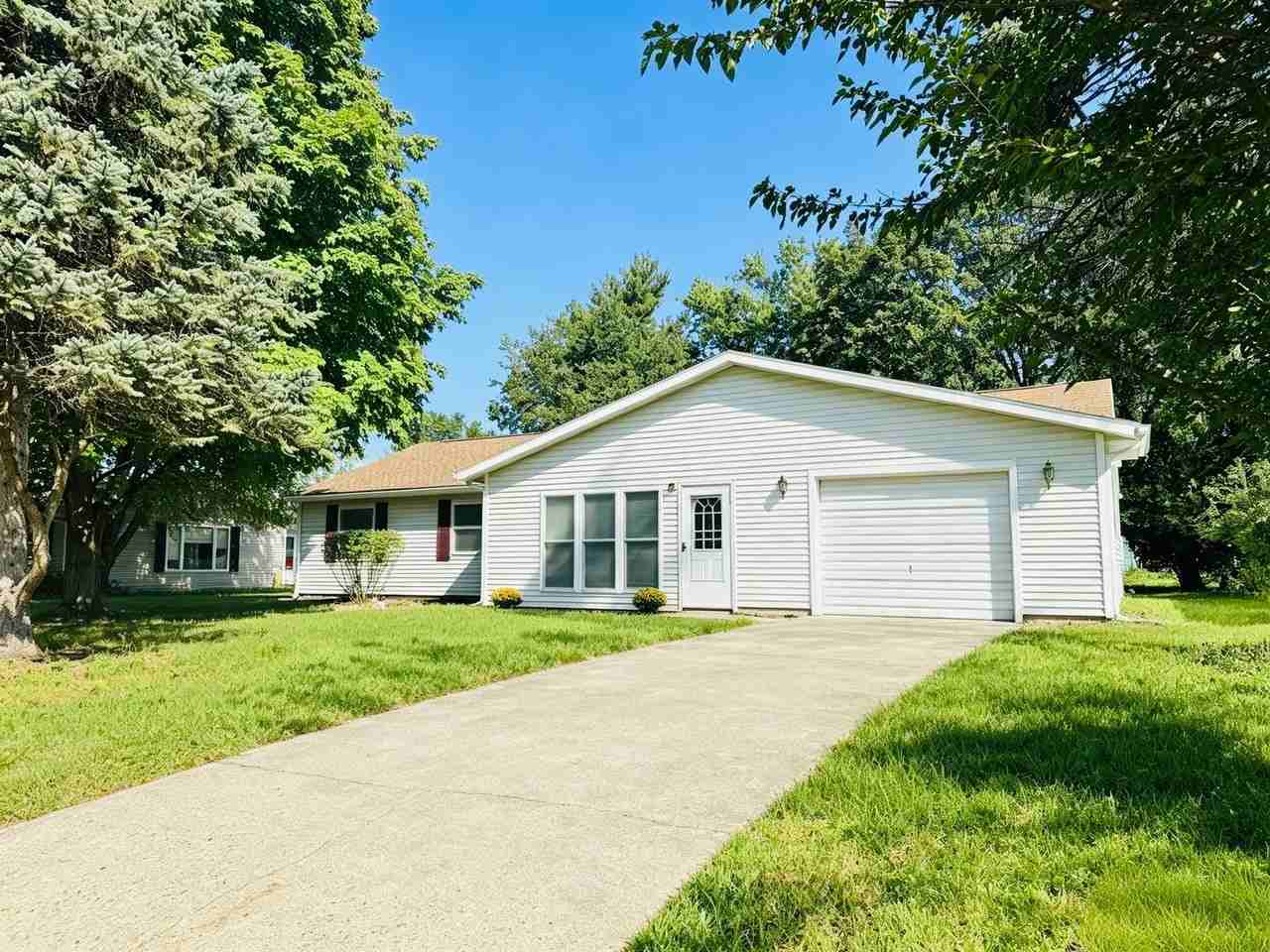 924 Princess Dr - Photo 2 of 28