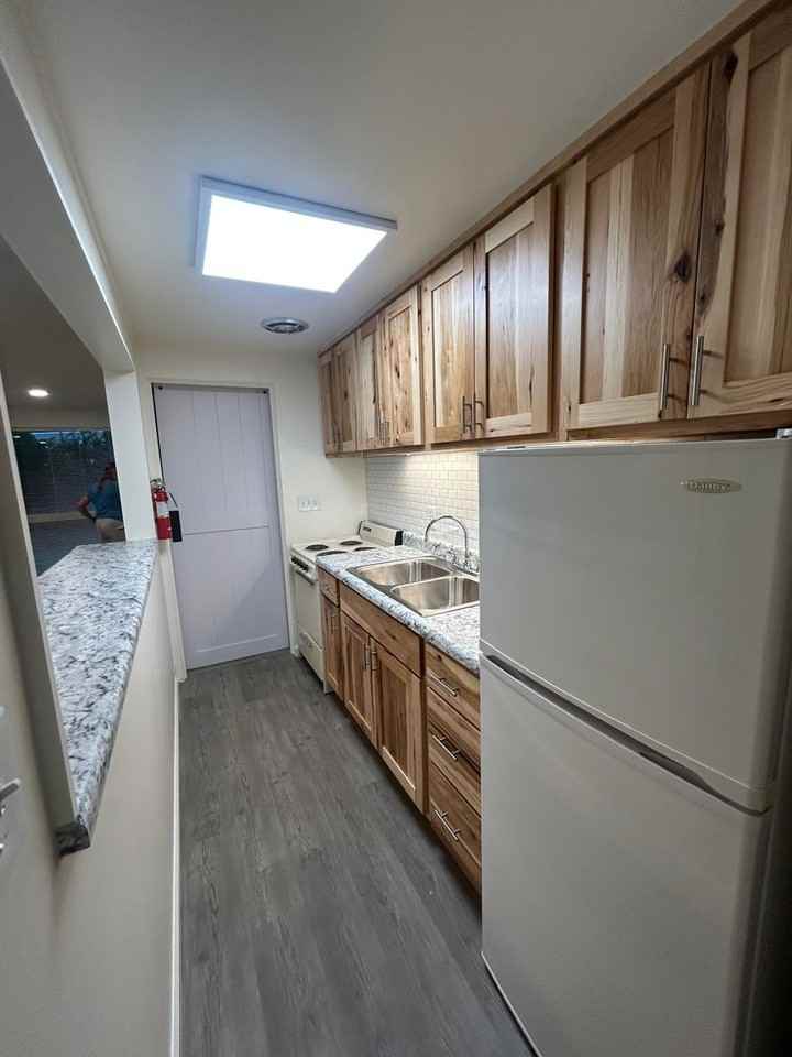 244 S Corl St Apt 2d - Photo 2 of 11