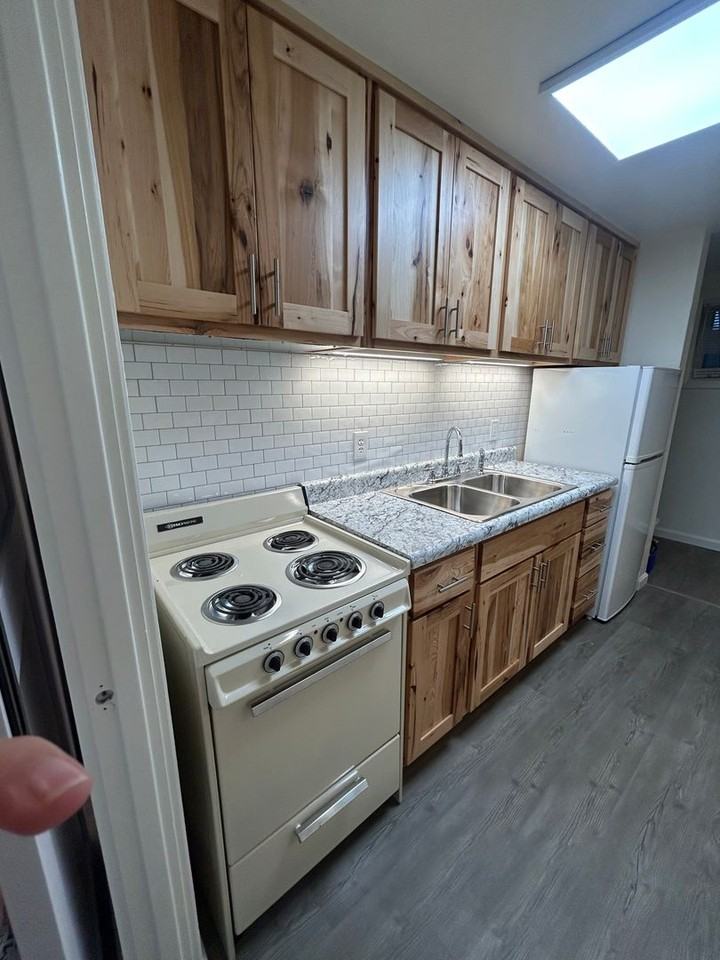 244 S Corl St Apt 2d - Photo 3 of 11