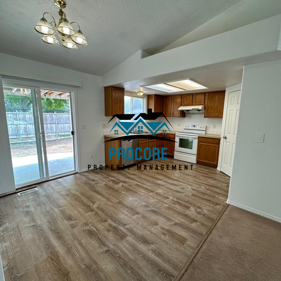 2313 W Grouse Ave - Photo 3 of 31