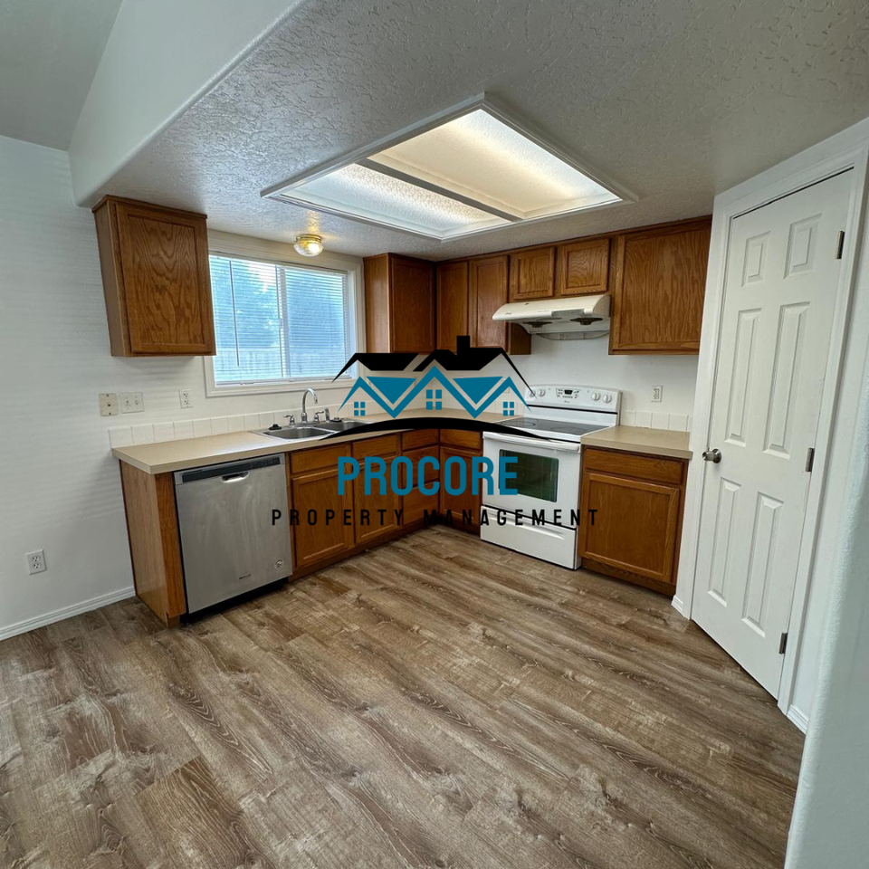 2313 W Grouse Ave - Photo 4 of 31
