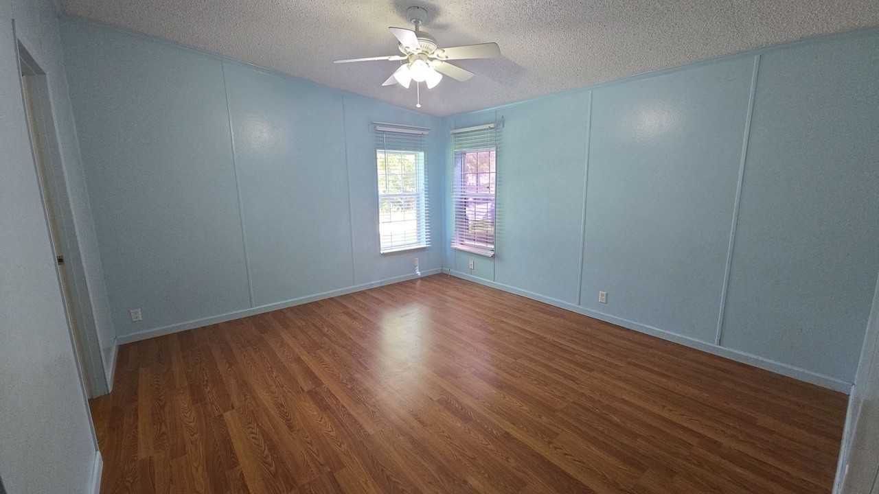 264 Williams Rd - Photo 3 of 15