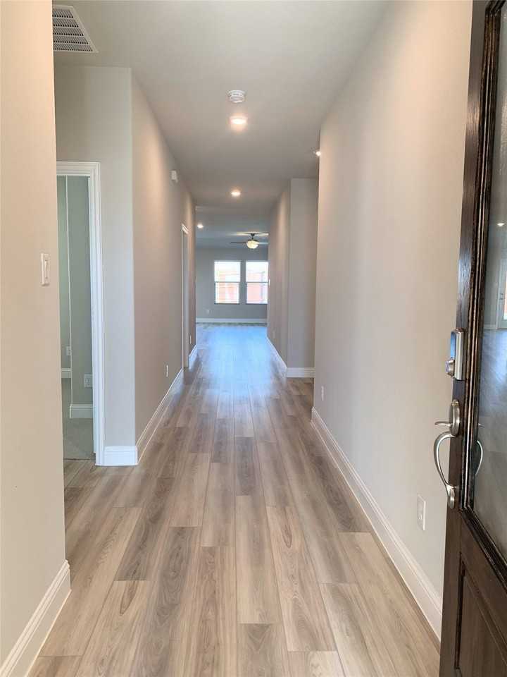 2320 Volans Dr - Photo 3 of 23