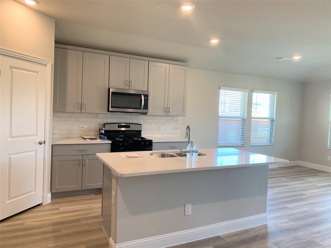 2320 Volans Dr - Photo 5 of 23