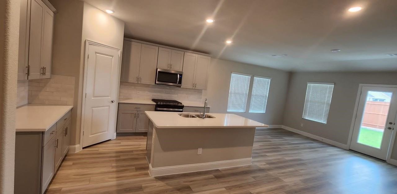 2320 Volans Dr - Photo 7 of 23