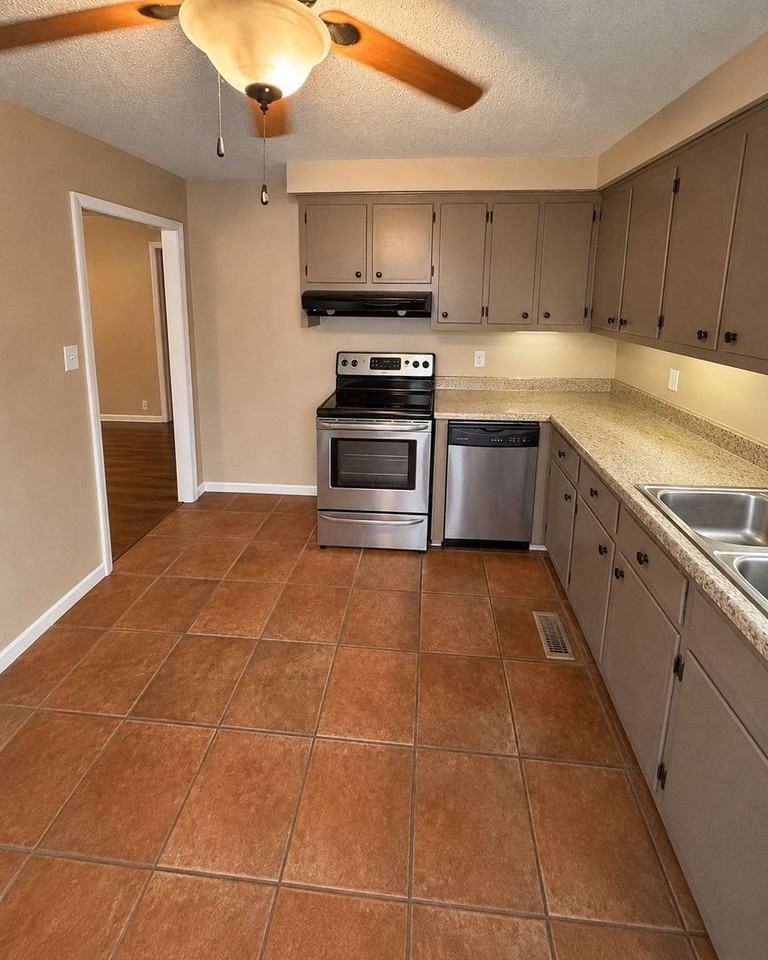 206 Paddock Rd - Photo 7 of 13