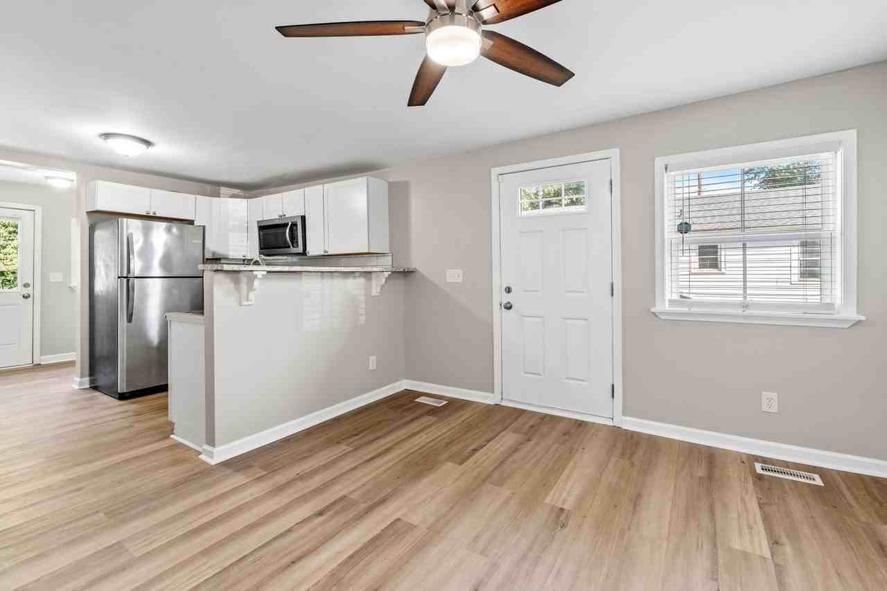 4B Mims Ave - Photo 7 of 25