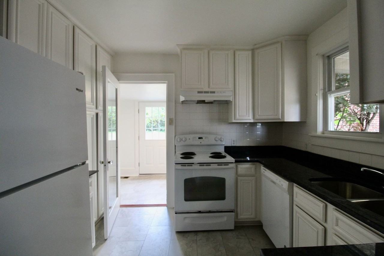 805 S High St - Photo 6 of 39