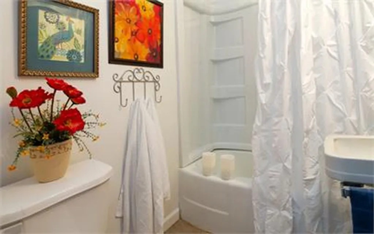 Arrasmith Apartments - Photo 3 of 6