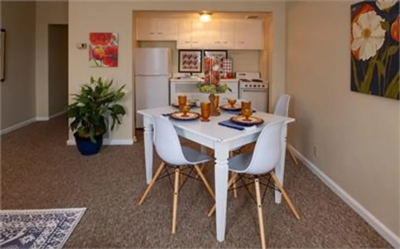 Arrasmith Apartments - Photo 5 of 6