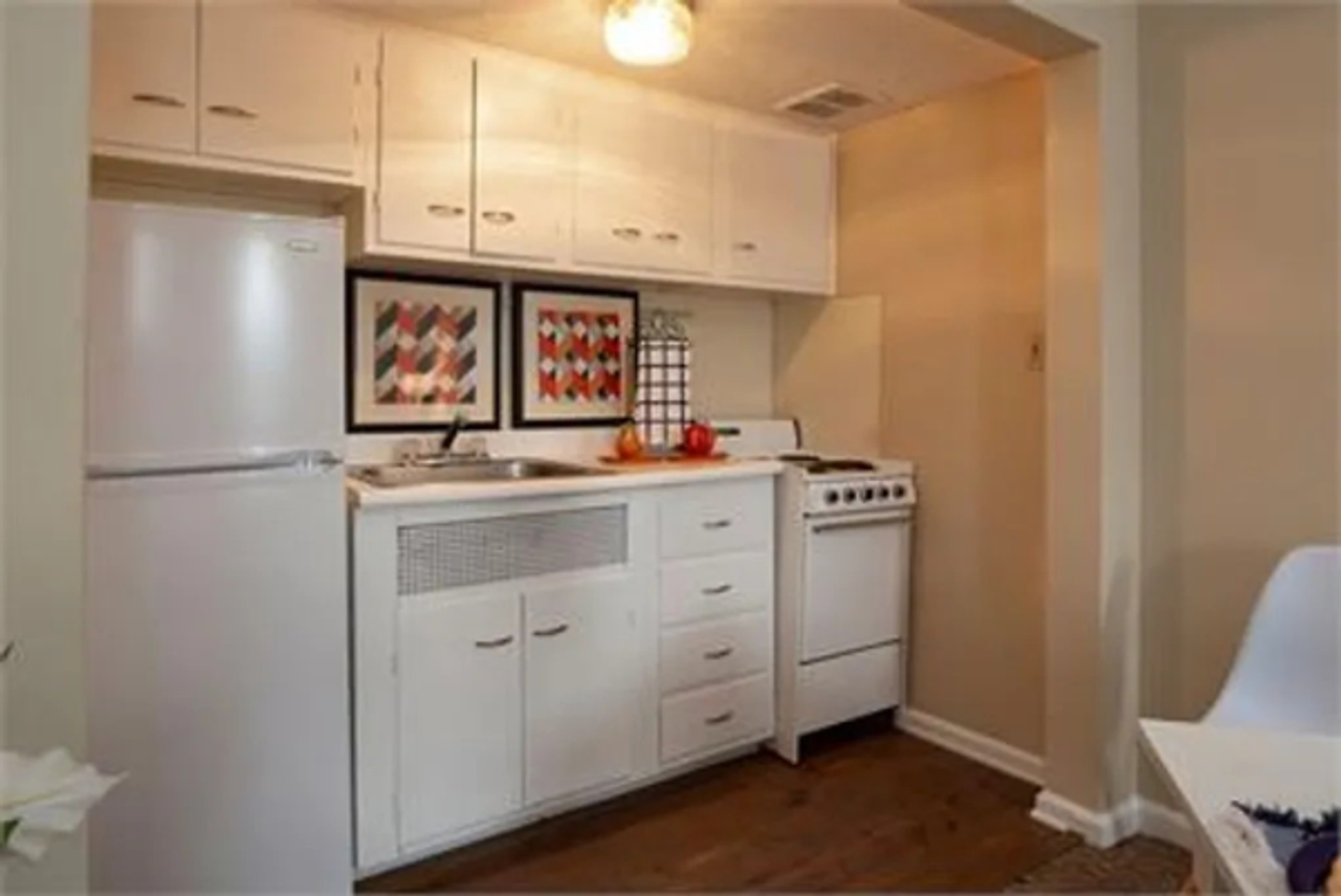 Arrasmith Apartments - Photo 6 of 6