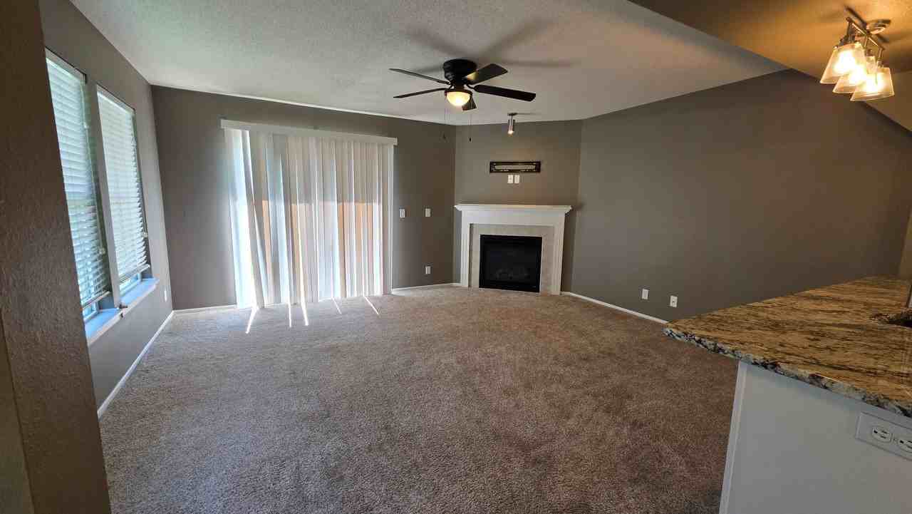 4555 Ne 83rd St - Photo 2 of 11